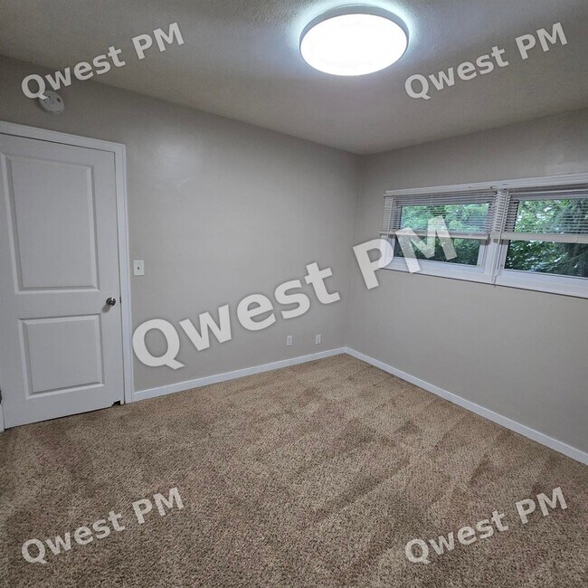 Foto del edificio - 1127 Eastmont Dr SE