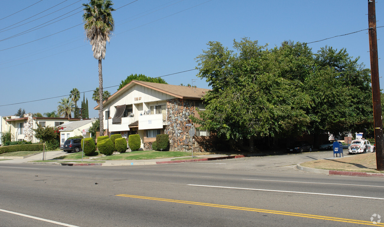 Primary Photo - 13837 Burbank Blvd