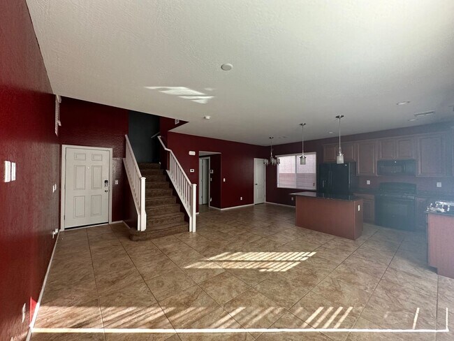 Building Photo - 3 bedroom in  Providence
