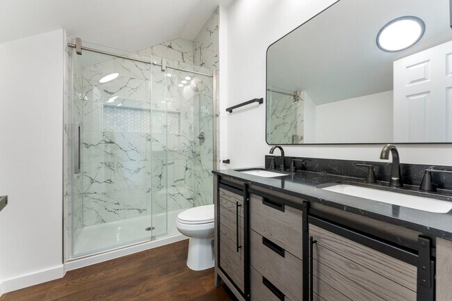 Foto del edificio - 413 S Trade St