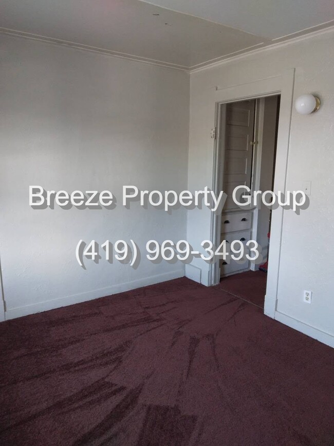 Building Photo - 2145 Dorr St