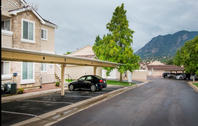 Foto del edificio - 3830 Strawberry Field Grove