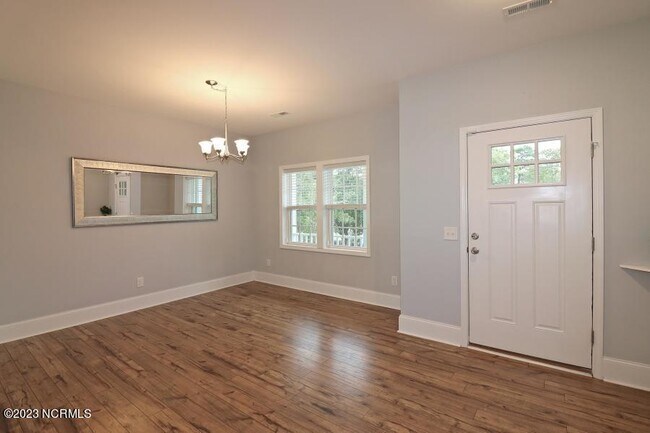 Building Photo - 2 Sawmill Ct