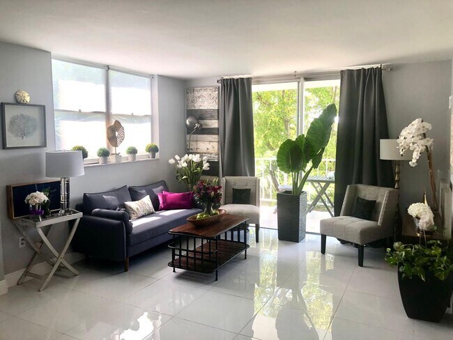 Foto del edificio - 6900 Bay Dr