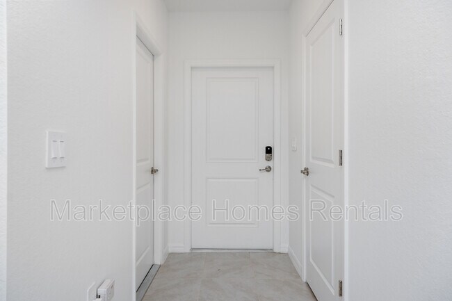 Building Photo - 2518 Riverfield Rd
