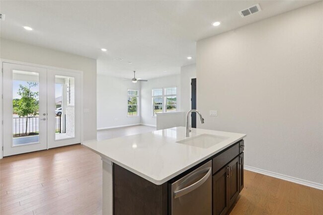 Foto del edificio - 140 Stewart Dr