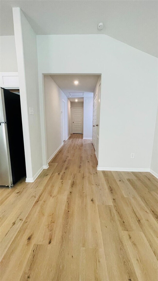 Building Photo - 958 Rd 5702