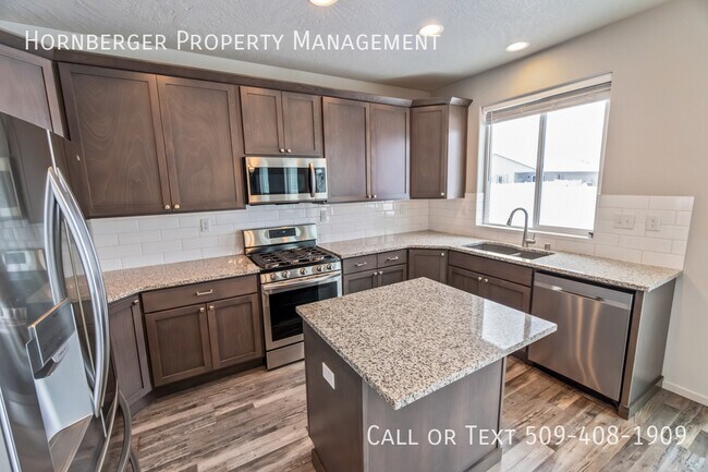 Building Photo - 3117 N Rio Grande Rd