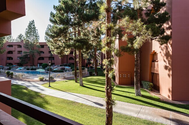 Foto del edificio - 12222 E Paradise Village Pkwy S