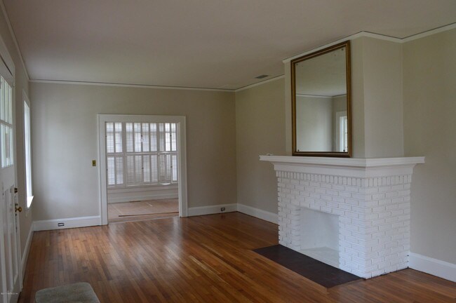 Building Photo - 1424 Avondale Ave
