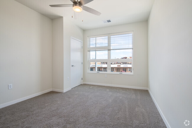 1BR, 1BA - 746SF - The Landing at 818