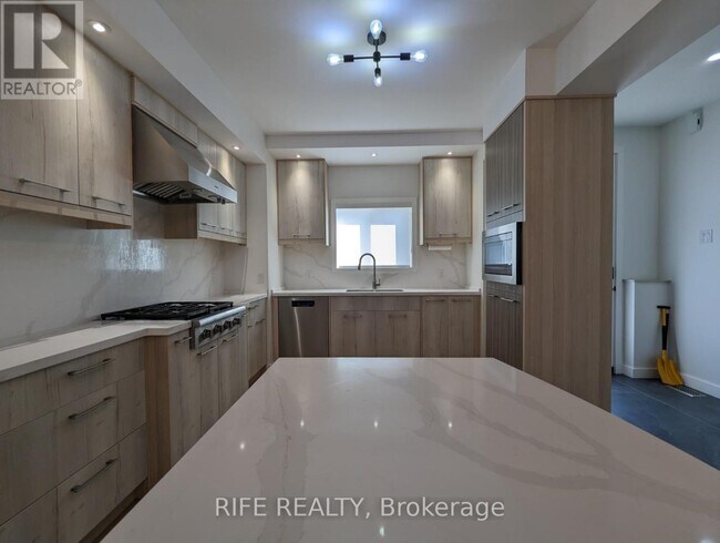 Building Photo - 46 Valley Rd