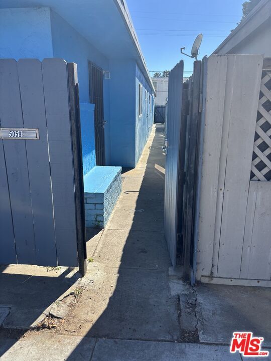 Foto del edificio - 5057 Voltaire St