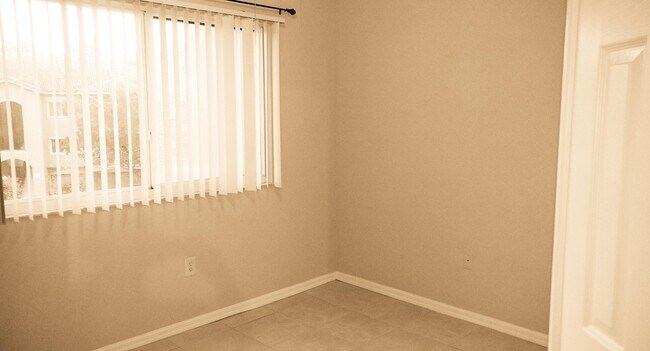 Foto del edificio - 340 Crestwood Cir