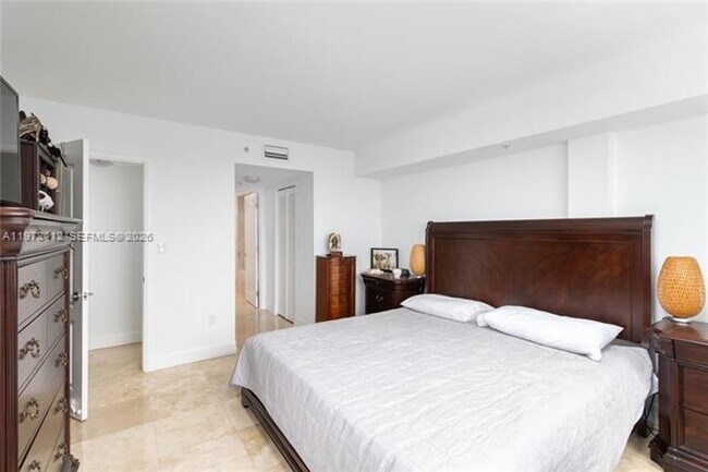 Foto del edificio - 1800 Sunset Harbour Dr