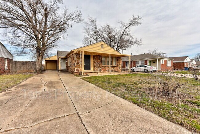 Building Photo - 513 E Indian Dr