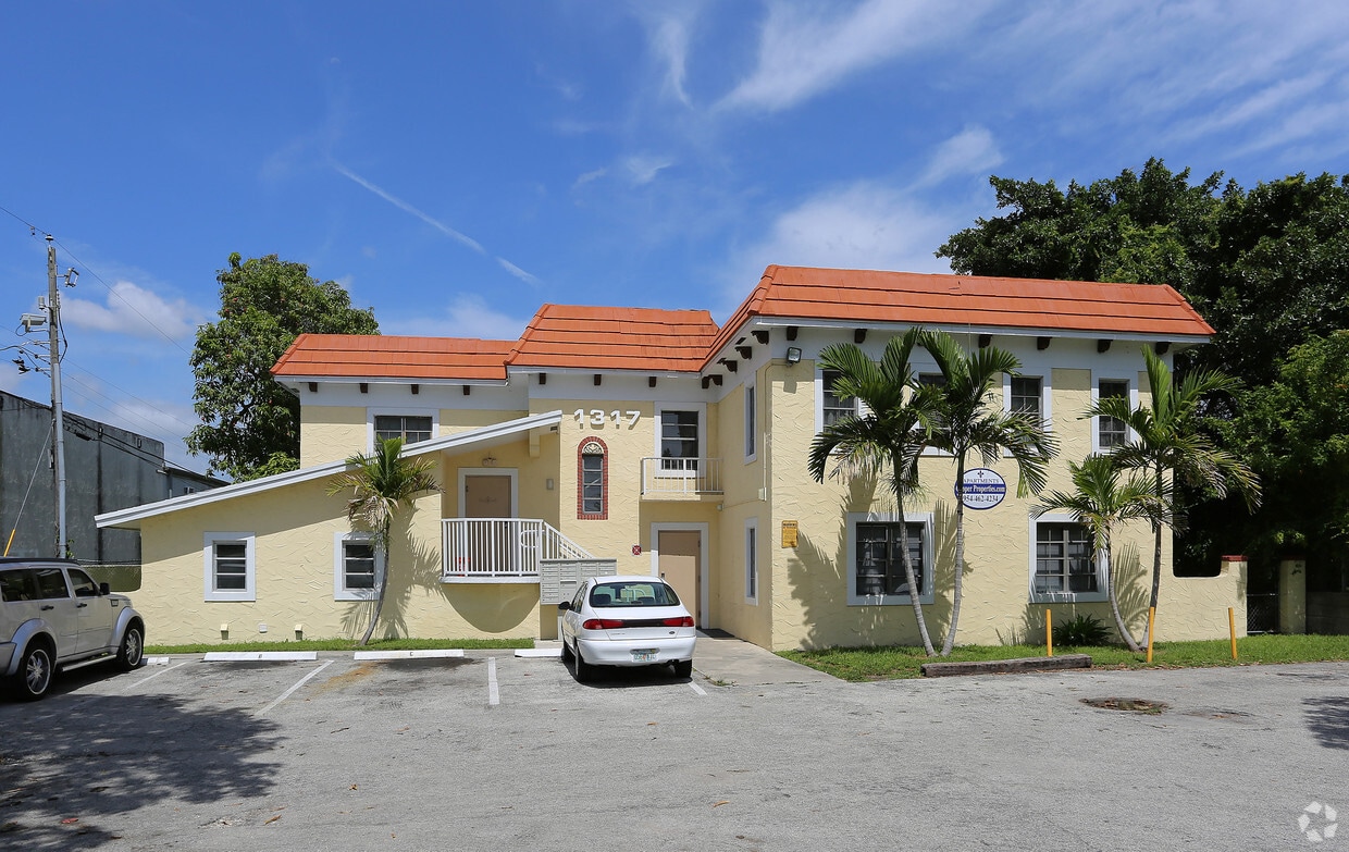Building Photo - 1317 N Dixie Hwy