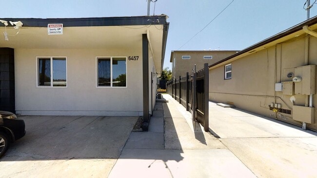 Foto del edificio - 3BD/1BA with beautiful yard!