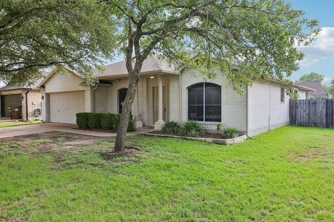 Building Photo - 2656 Bradley Ln