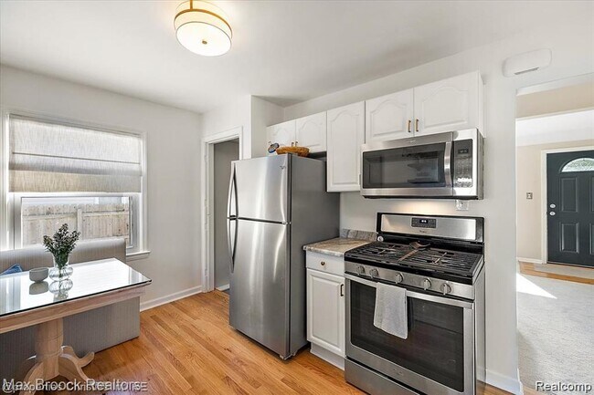 Foto del edificio - 2105 Rowland Ave