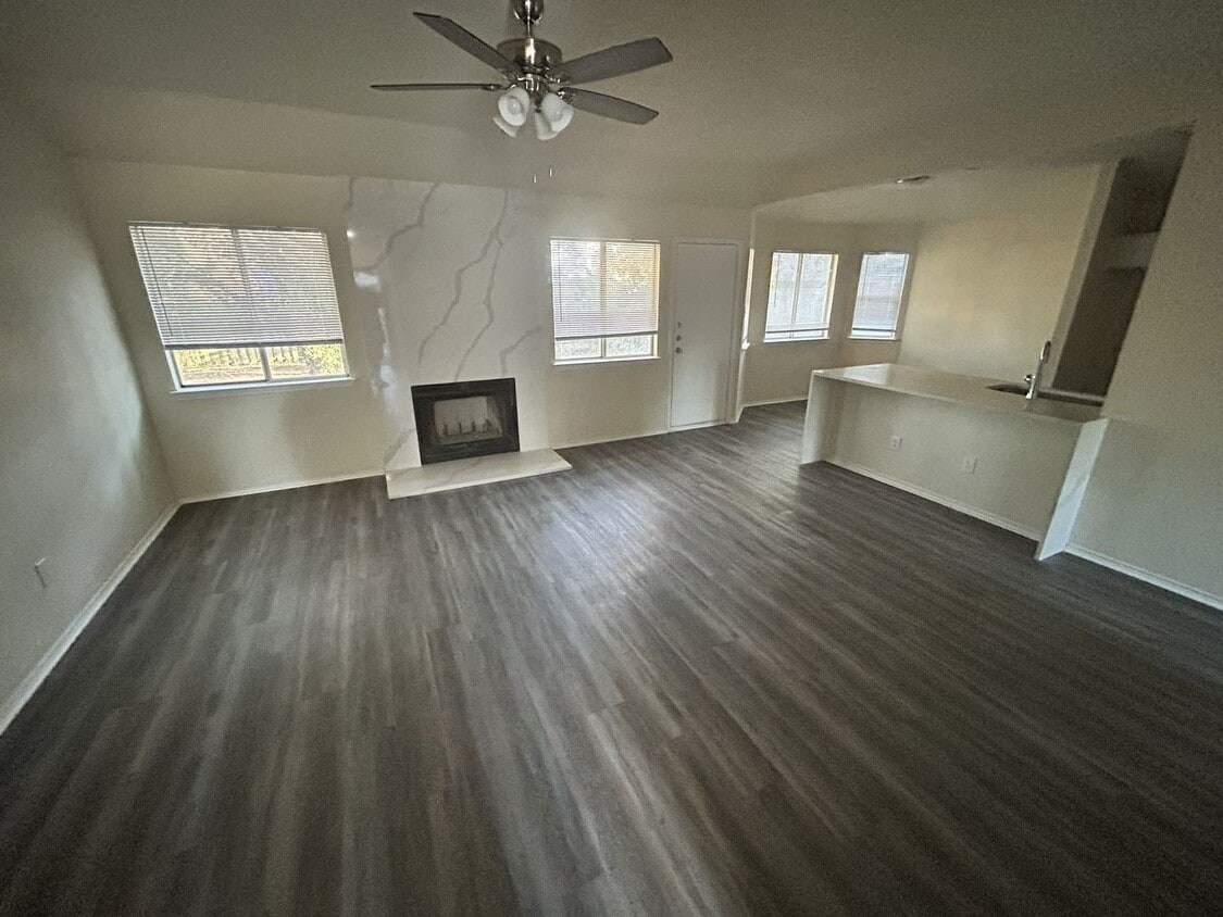 Foto principal - 5106 Glennwood Dr