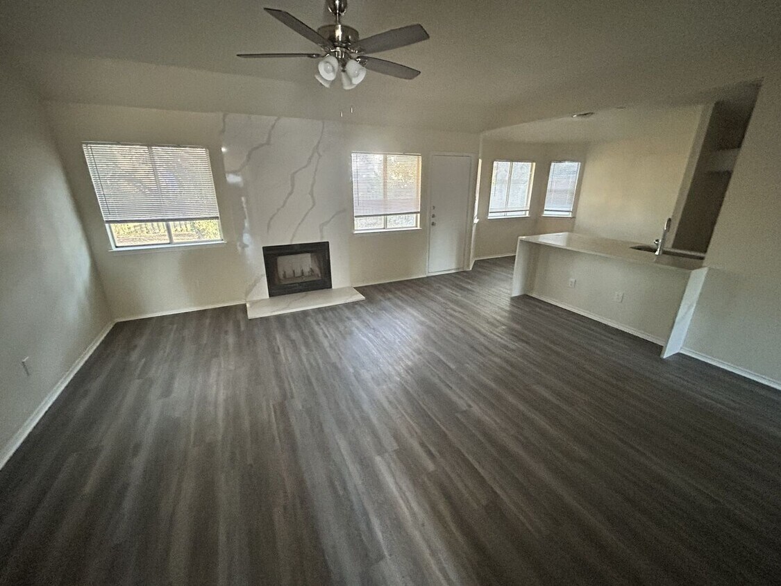 Primary Photo - 5106 Glennwood Dr