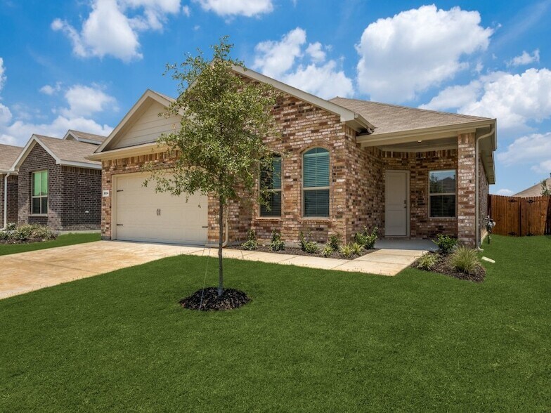 Foto principal - 8524 Big Apple Dr