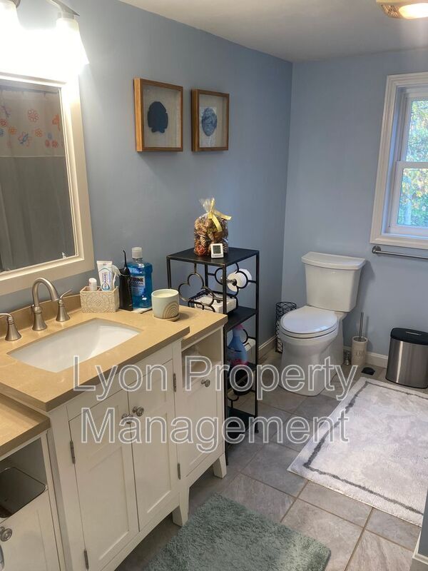 Building Photo - 45 Anawan Rd