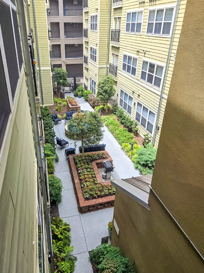 Building Photo - 2020 5th Ave S