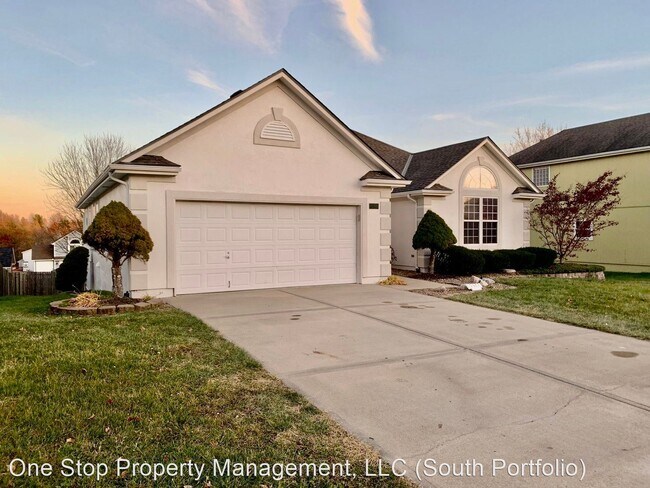Foto del edificio - 4 br, 3 bath House - 5417 NE Holiday Dr
