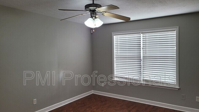 Building Photo - 1617 Allston Dr