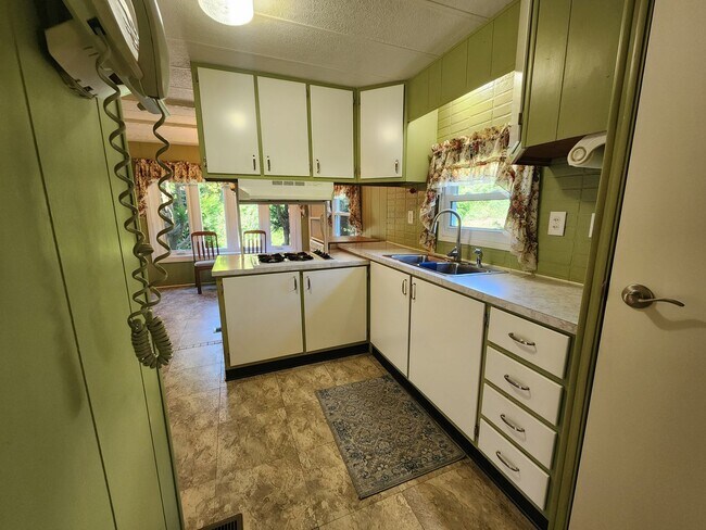 Foto del edificio - Partially Furnished Single Family Home!