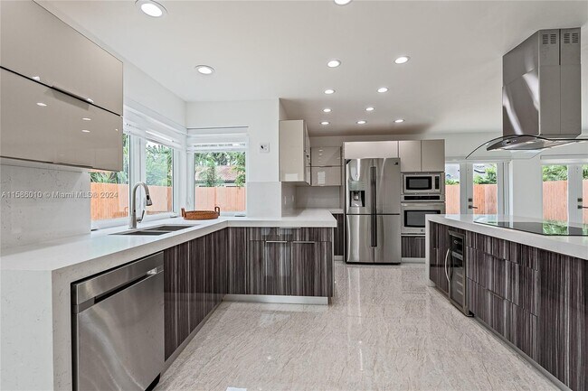 Foto del edificio - 20431 NE 7th Ct