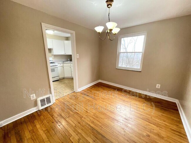 Building Photo - 3000 Willett Rd