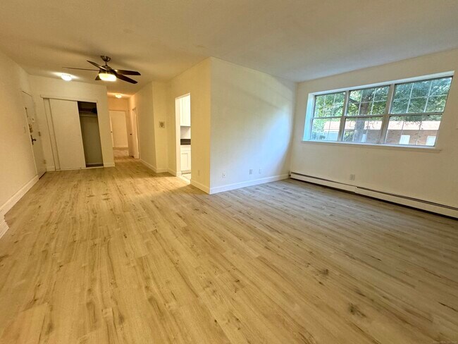 Building Photo - 1070 New Haven Ave