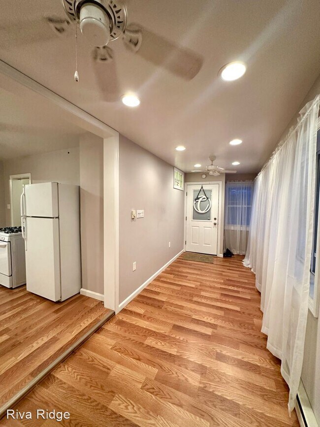 Building Photo - 4 br, 2 bath House - 1075 Steuben Street U...