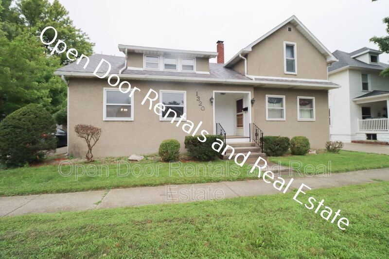 Primary Photo - 1320 S Van Buren St