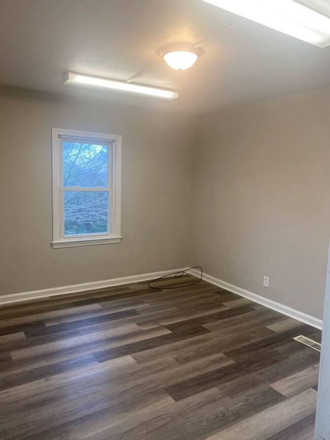 Foto del edificio - Move in Special!!!! 3/1 Home with bonus room!