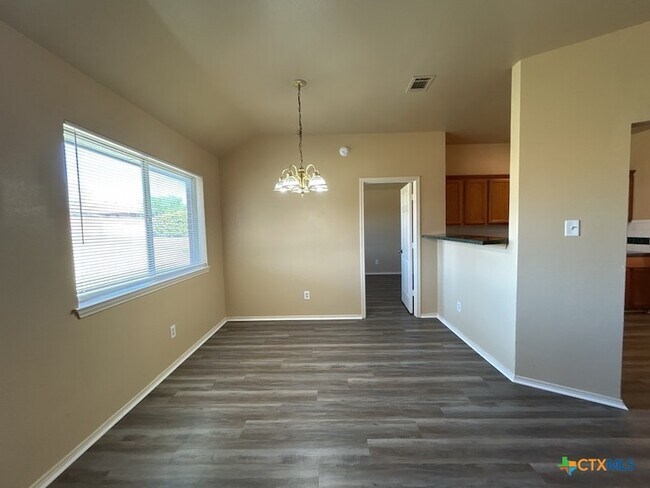 Foto del edificio - 4805 Sterling Cir