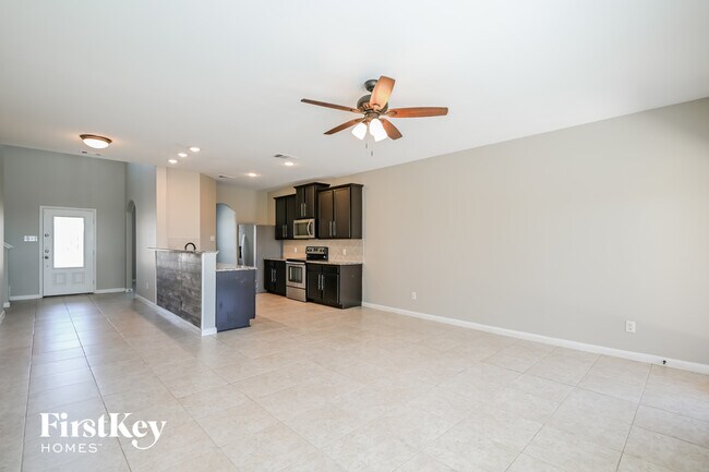 Building Photo - 710 Shady Meadow Ln