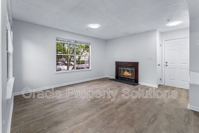 Building Photo - 14023 Vista Dr