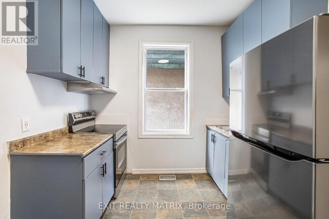 Building Photo - 256 Park Park