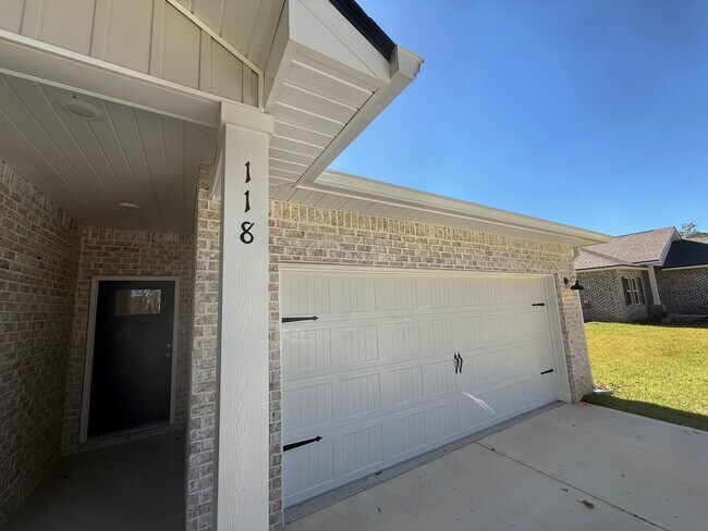 Foto del edificio - Brand New 3/2 home with fenced yard *ask about free rent*