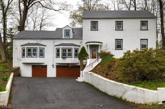 Building Photo - 75 Reinman Rd