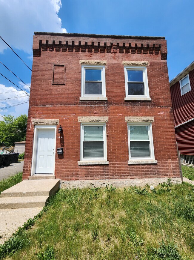 Front of Building - 16 E 118th Pl