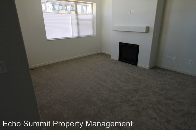Foto del edificio - 10052 Town Ridge Ln