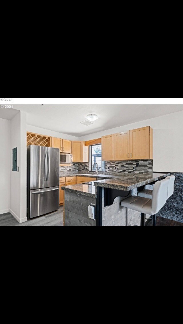 Building Photo - 940 NW Naito Pky