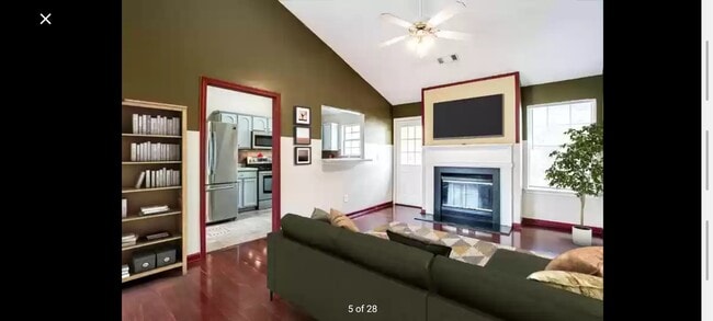 Living and kitchen - 3344 Waggoner Trl House