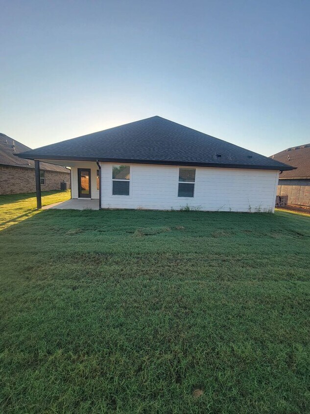 Foto del edificio - New Construction 4 Bed 3 Bath DR Horton Home