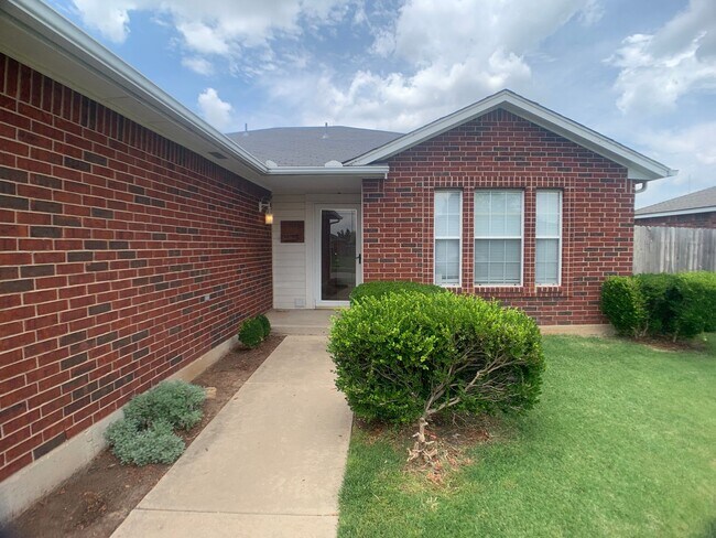 Foto del edificio - Moore 3 Bed 2 Bath